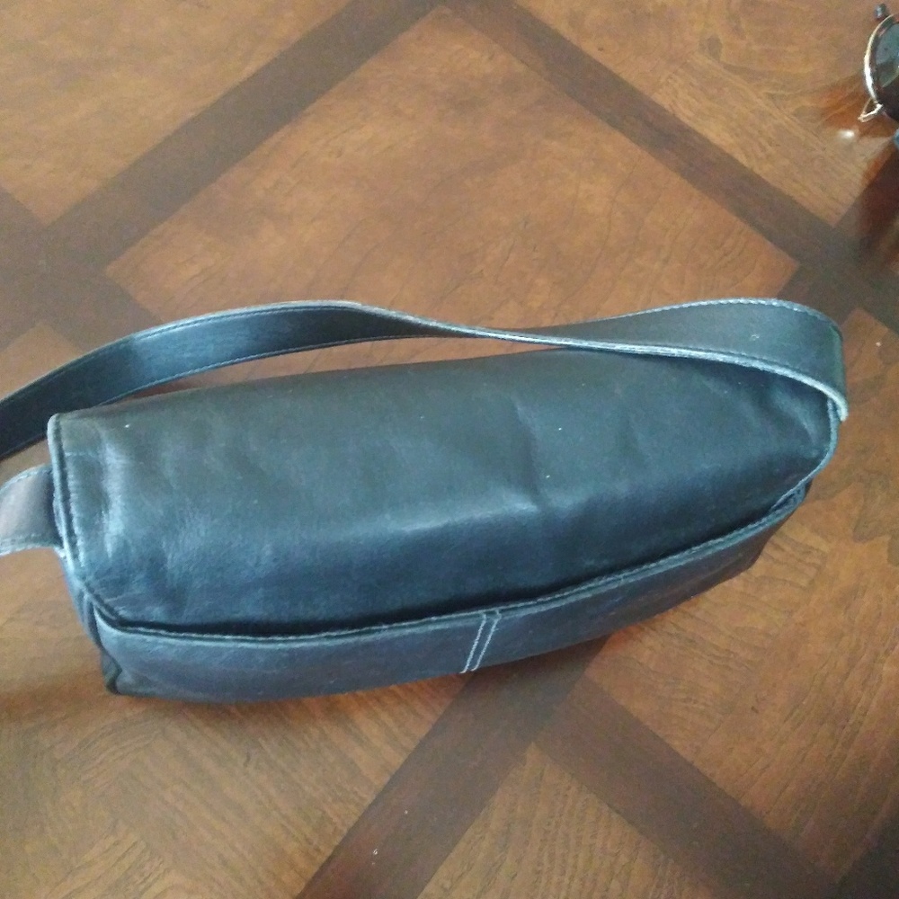 Classic Lauren Navy Leather Handbag EUC - Picture 7 of 7